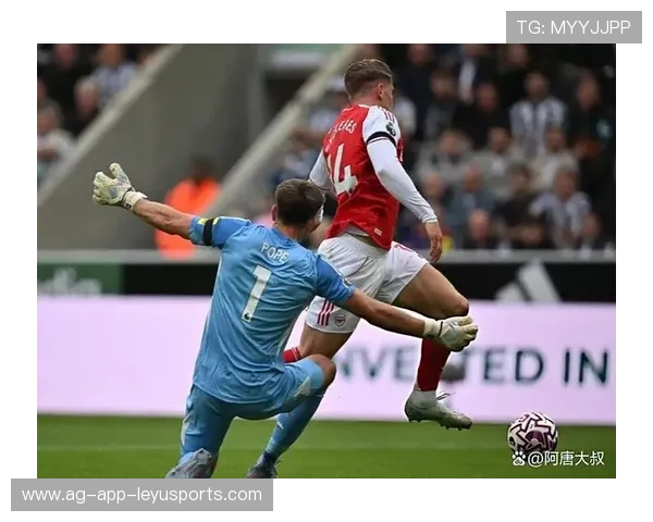 英超比赛高潮迭起，精彩进球和关键扑救成为焦点，英超经典比赛